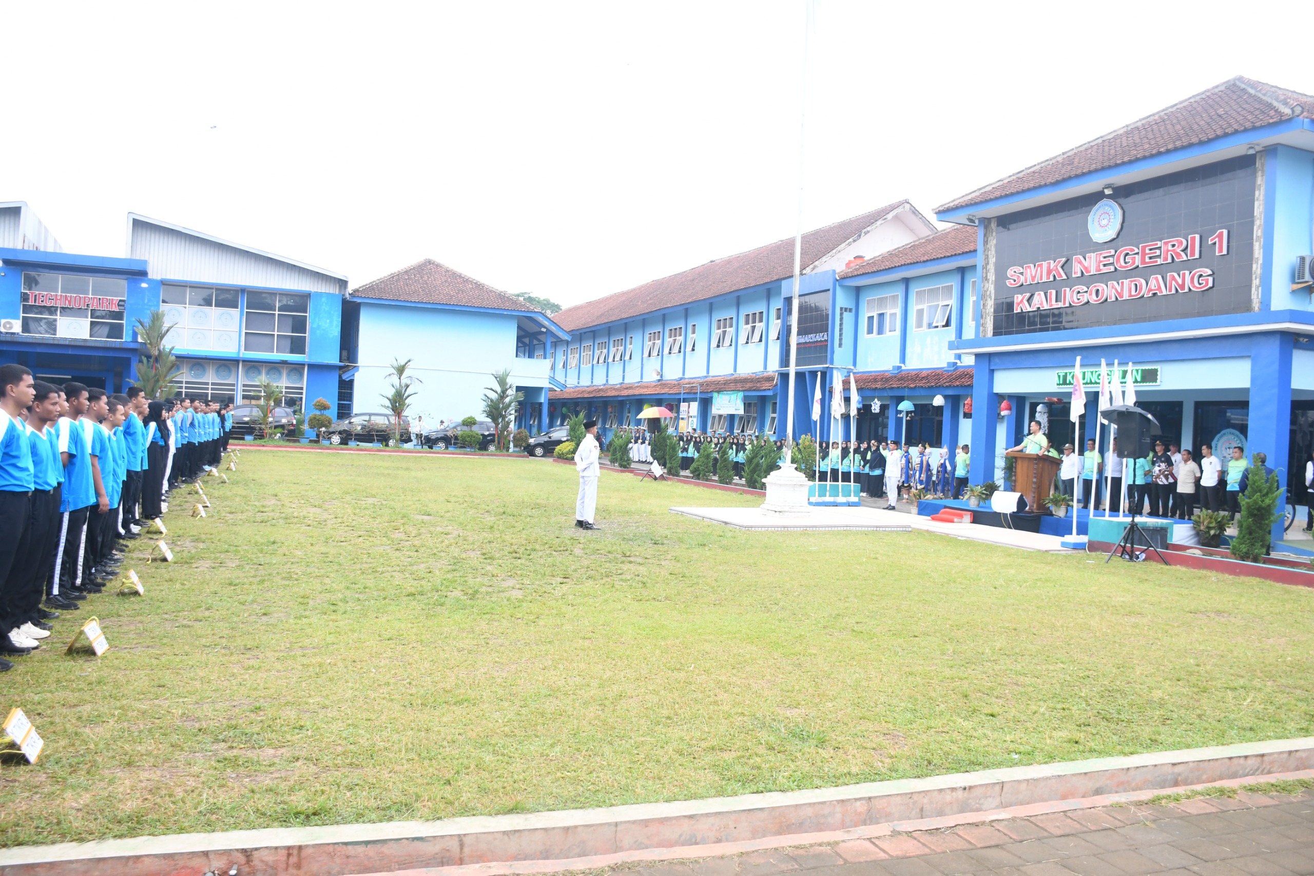 Apel Pagi di SMKN 1 Kaligondang