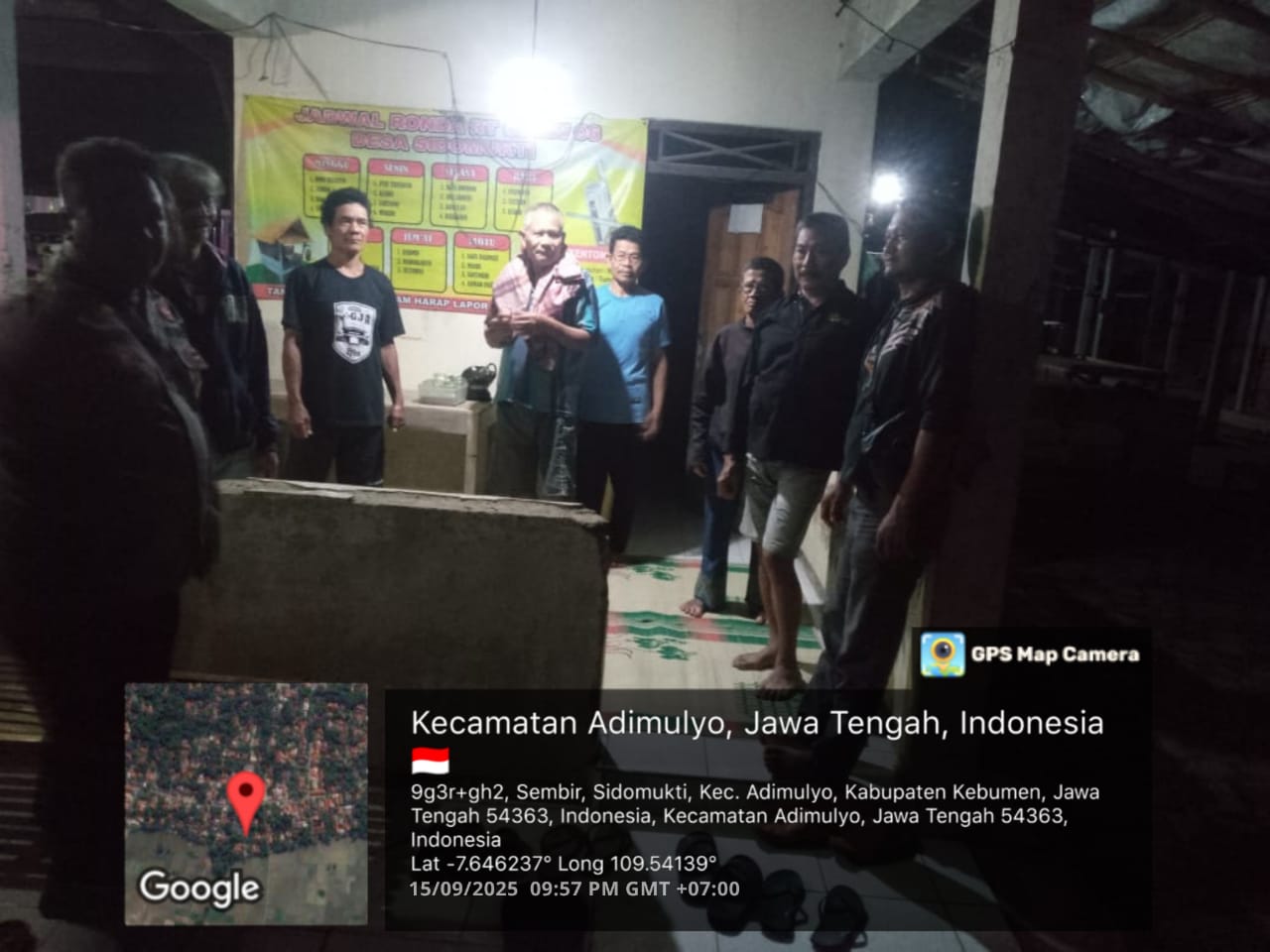 Polsek Adimulyo Sambangi Warga Ronda Malam di Pos Kamling