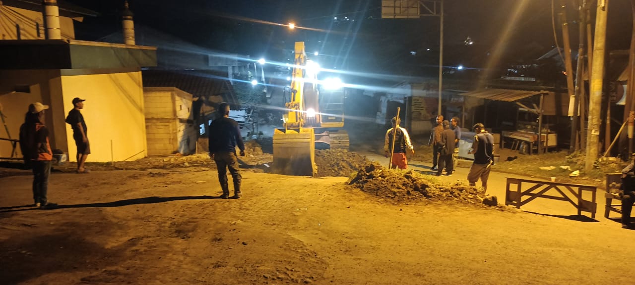 Sinergi Inspiratif: PT Praba Mas Hill dan DPU Kota Semarang Wujudkan Infrastruktur Jalan yang Lebih Baik di Gunungpati