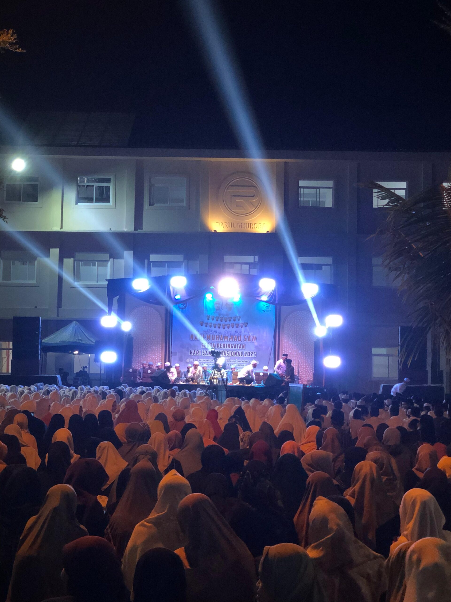 Ponpes Darul Ghuroba Gelar Sholawat Peringatan Maulid Nabi Muhammad SAW & Hari Santri Nasinal 2025