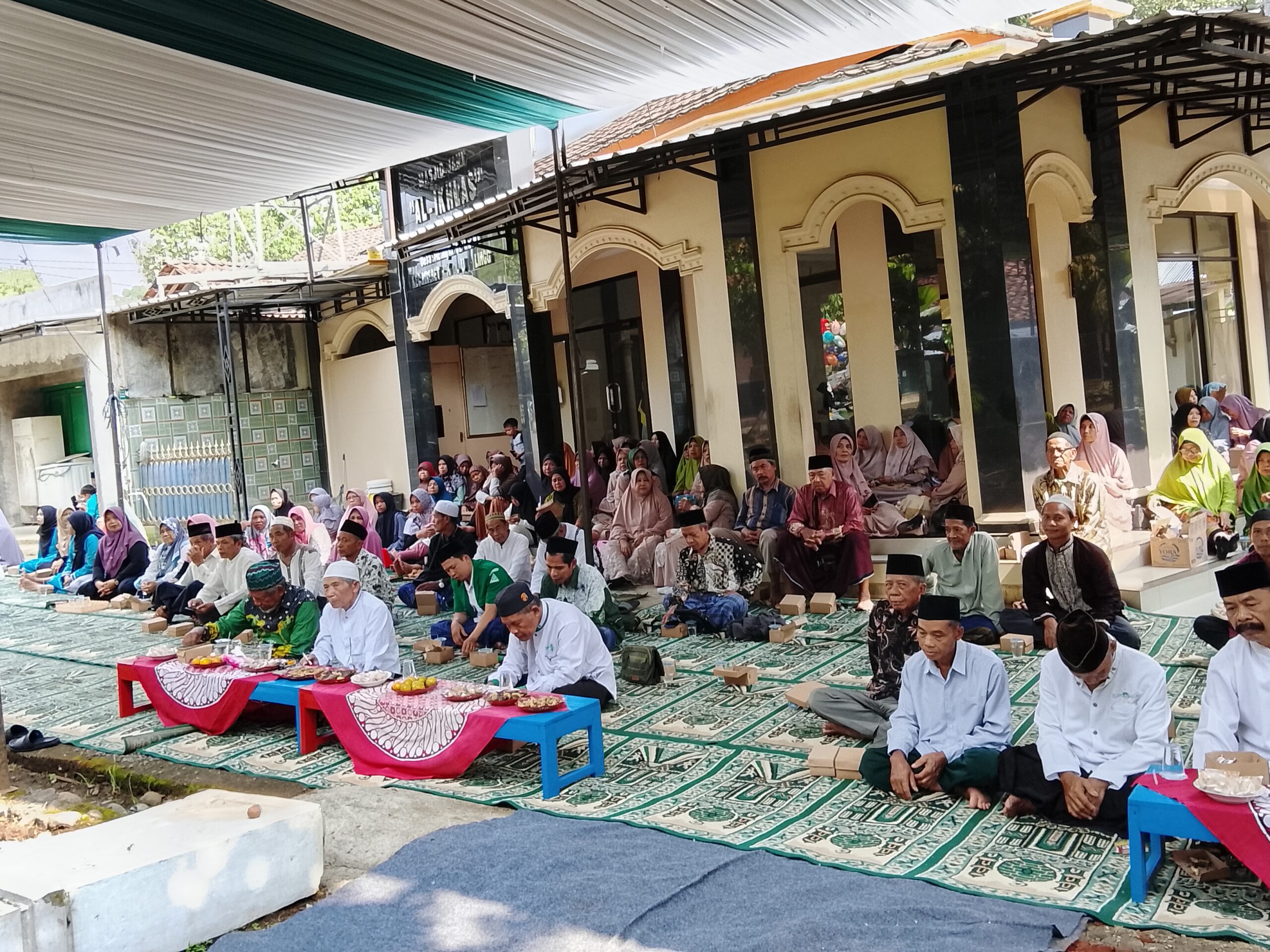 Mrebet Bergelora: Pengurus MWC NU Dikukuhkan, Semangat Pengajian Ahad Wage Membara   