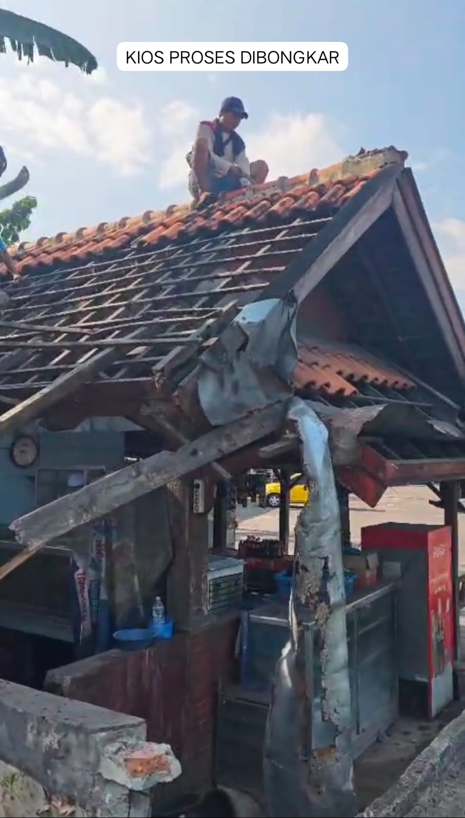 Pembongkaran Kios di Pasujudan Sunan Bonang