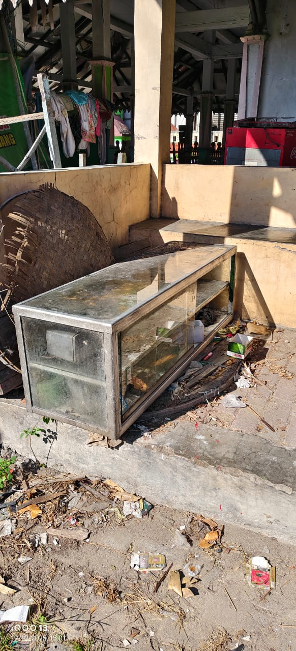 Pembongkaran Kios di Pasujudan Sunan Bonang