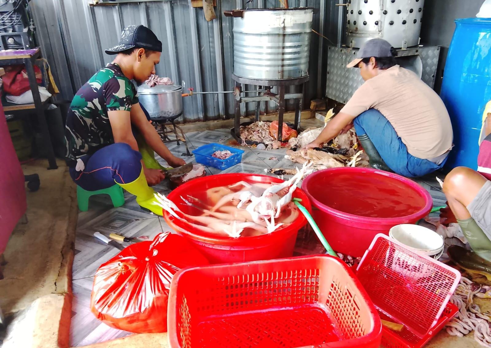 Sawung Salsabila Jaga Konsistensi Pasokan Daging Unggas Halal di Banyumas